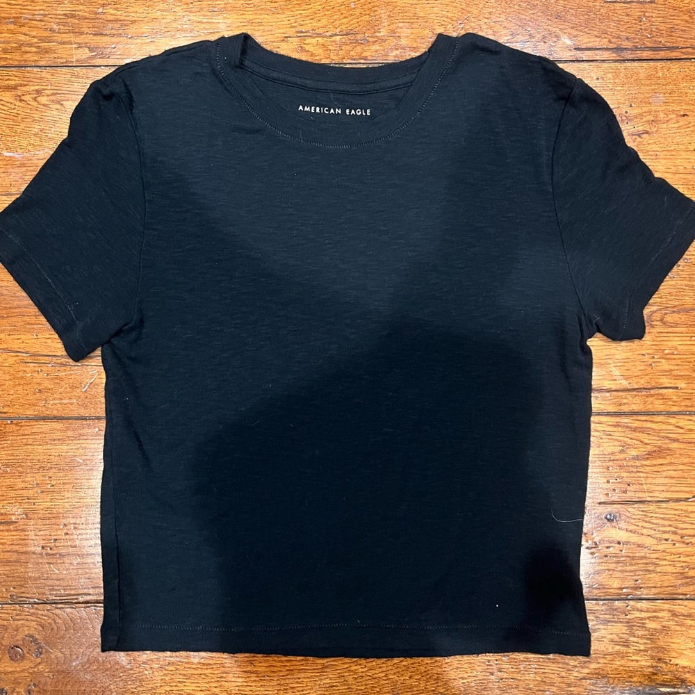 American Eagle Black Tshirt